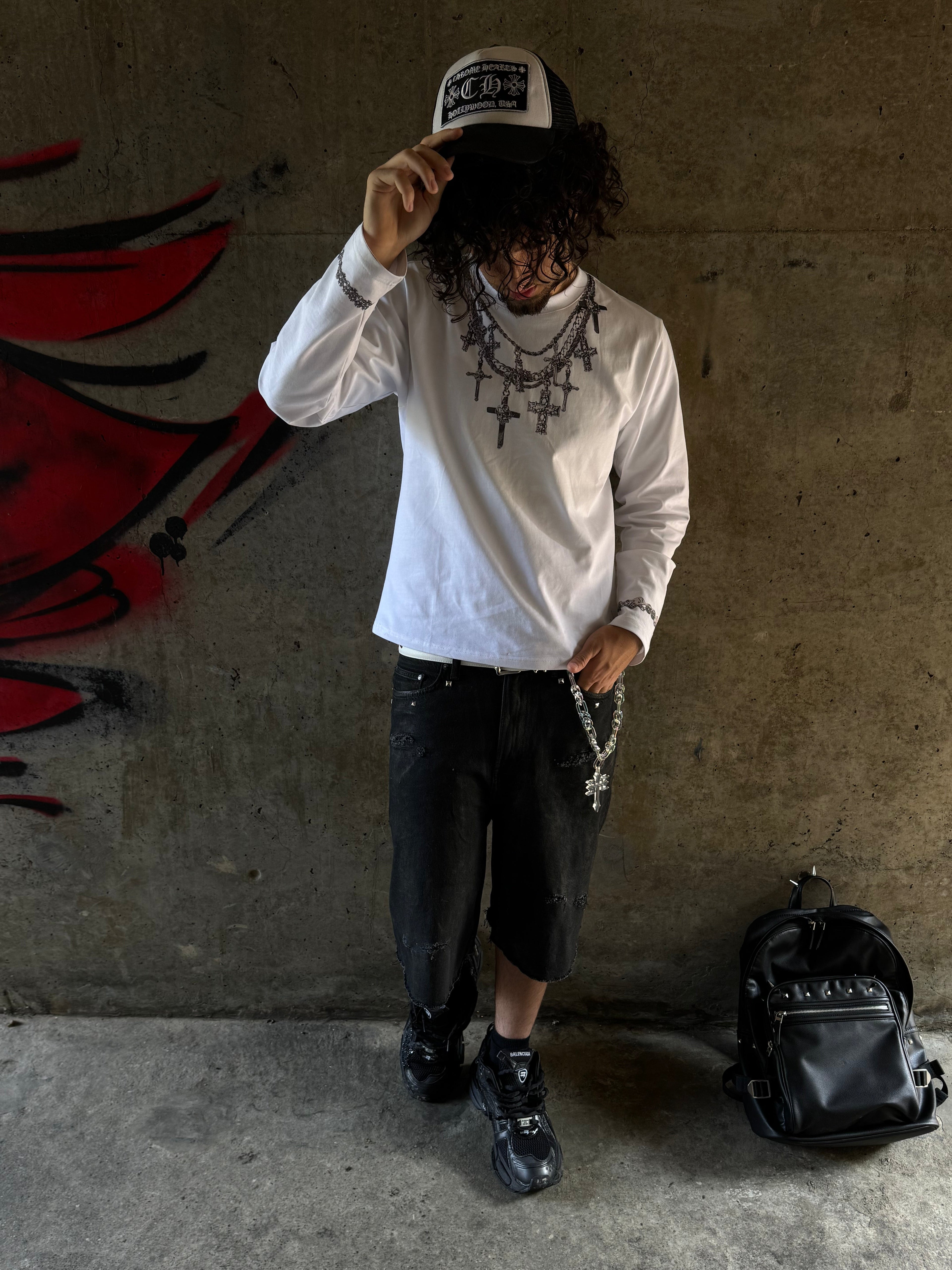 SHOP THE LOOK DENIM JORTS CHAINS LONGSLEEVE